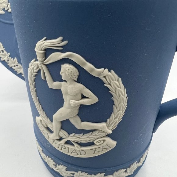 Vintage 1976 Wedgwood Blue Olympiad XXI Olympics Tankard Mug and 1976 plate - Picture 10 of 10